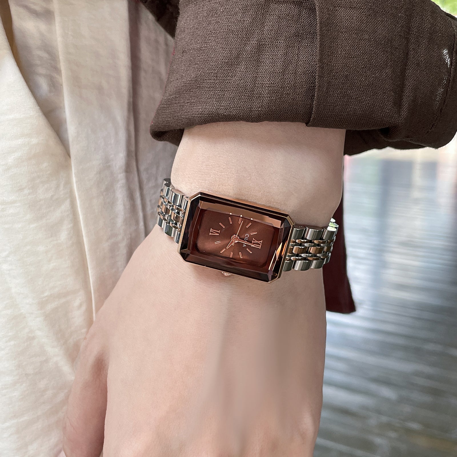 CILOA Women Quartz Watch 6882brown